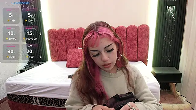 Laracooper  online show from 03-07-26, 12:13