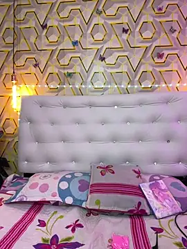 MelanyyJhonson15 online show from 04-15-26, 02:18