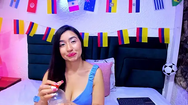 VictoriaRouge  online show from 06-30-26, 08:21