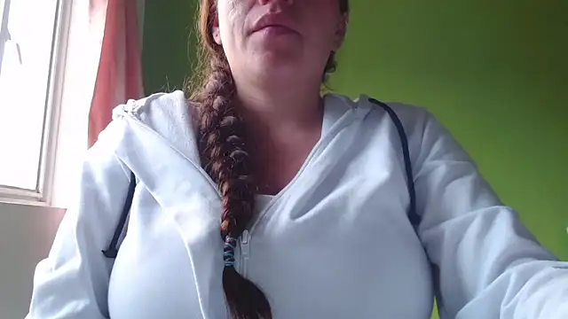 Snapshot of Rouse_hot_ chatting on 05-29-26, 02:04 Rouse hot online show from 05-29-26, 02:04