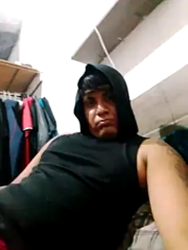 LogaBlade online show from 04-19-26, 04:56