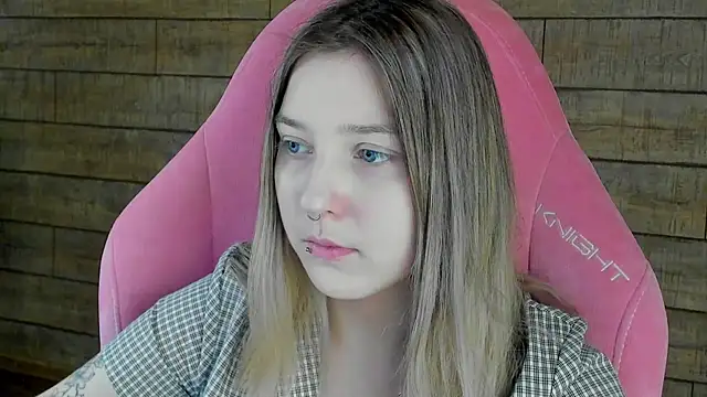 TinnaBurton online show from 03-22-26, 04:43