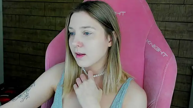 TinnaBurton online show from 04-15-26, 04:14