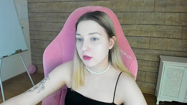 TinnaBurton online show from 05-28-26, 04:37