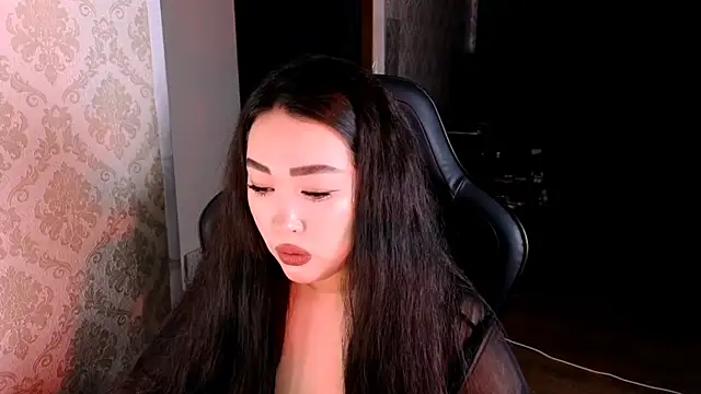 Snapshot of Emma_Uilson chatting on 07-20-26, 02:08 Emma Uilson online show from 07-20-26, 02:08