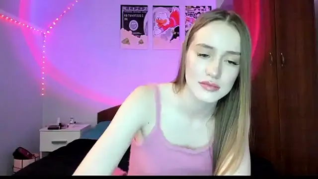 tinyglow online show from 02-03-26, 07:02