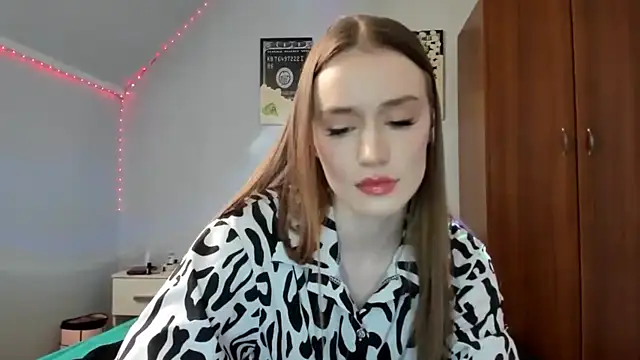 tinyglow online show from 02-15-26, 04:03