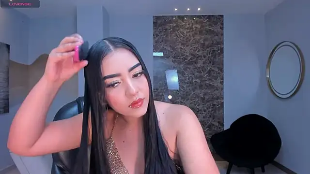 SophieLanne online show from 12-18-25, 04:07