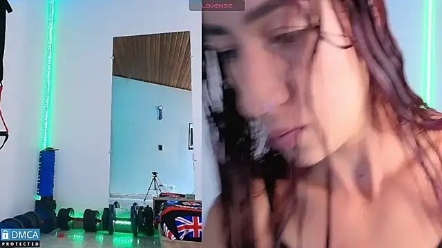 Snapshot of scarlett_fire5 chatting on 04-23-26, 05:26 scarlett fire5 online show from 04-23-26, 05:26