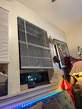 Motherbigbus online show from 12-22-25, 07:38