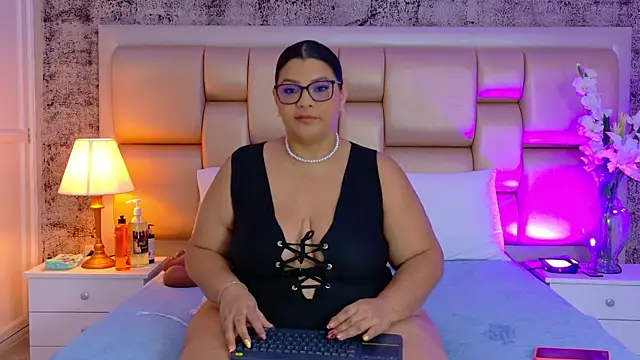 SelennaCooper online show from 04-01-26, 11:55