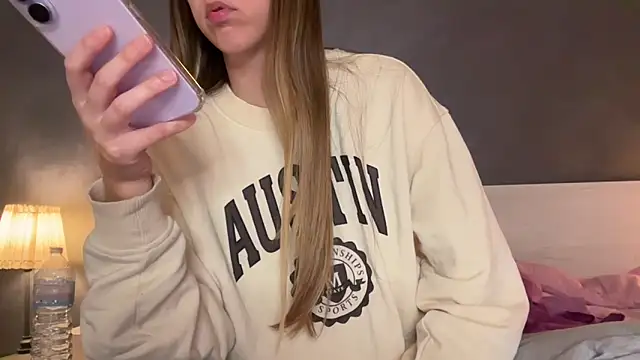 Martimartinaxx online show from 04-22-26, 07:37