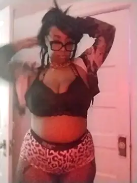 Snapshot of VenezuelaLuxeNoir chatting on 03-09-26, 07:01 VenezuelaLuxeNoir online show from 03-09-26, 07:01