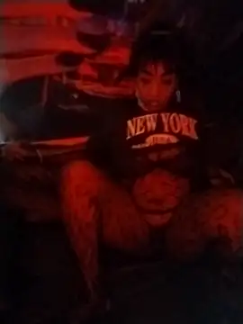 Snapshot of VenezuelaLuxeNoir chatting on 03-19-26, 07:34 VenezuelaLuxeNoir online show from 03-19-26, 07:34