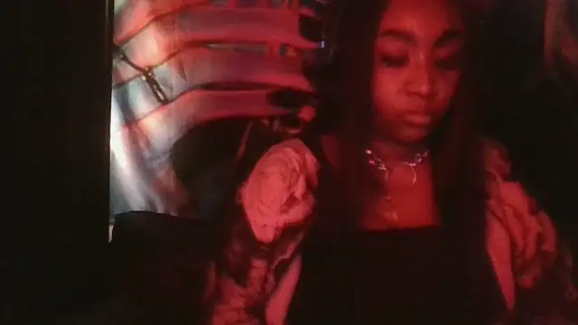 Snapshot of VenezuelaLuxeNoir chatting on 03-22-26, 07:01 VenezuelaLuxeNoir online show from 03-22-26, 07:01