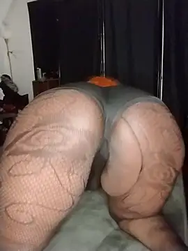 Snapshot of VenezuelaLuxeNoir chatting on 04-13-26, 07:36 VenezuelaLuxeNoir online show from 04-13-26, 07:36