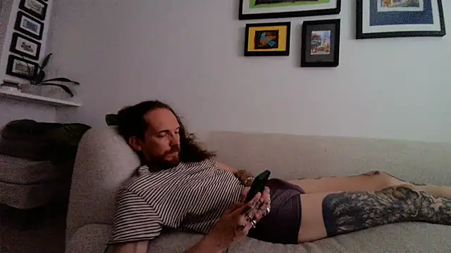 skinnytarzan89 online show from 07-06-26, 07:27
