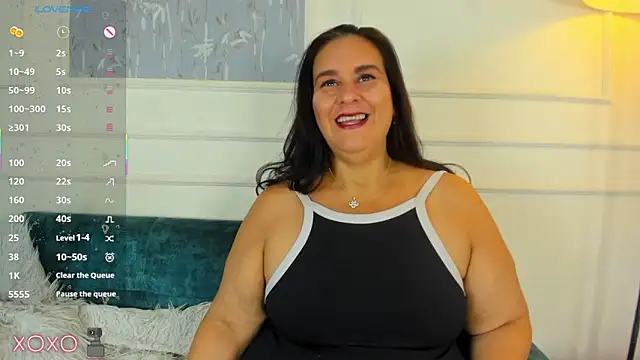 Snapshot of Sharlotte_BBW_ chatting on 12-20-25, 12:12 Sharlotte BBW online show from 12-20-25, 12:12