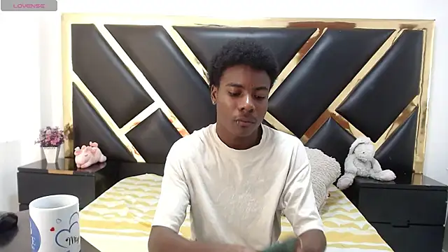 NoahJhonson69 online show from 05-15-26, 11:28