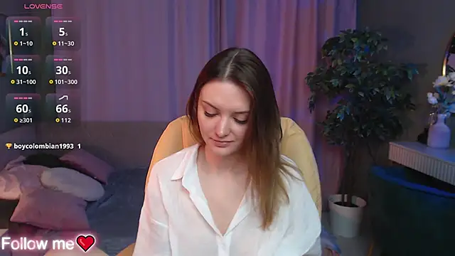 Ursula Andres online show from 03-23-26, 01:09