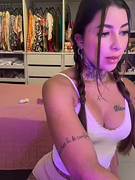 thauanydemontie online show from 05-26-26, 05:53