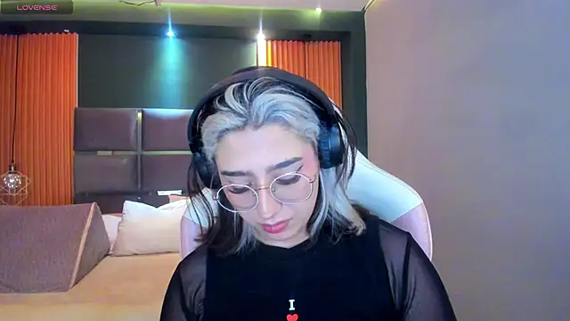 Snapshot of GabyRose9 chatting on 05-06-26, 04:30 GabyRose9 online show from 05-06-26, 04:30