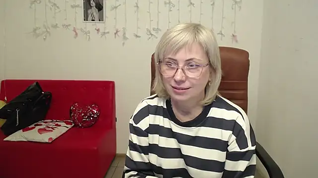 LaurenWishy online show from 01-19-26, 12:20