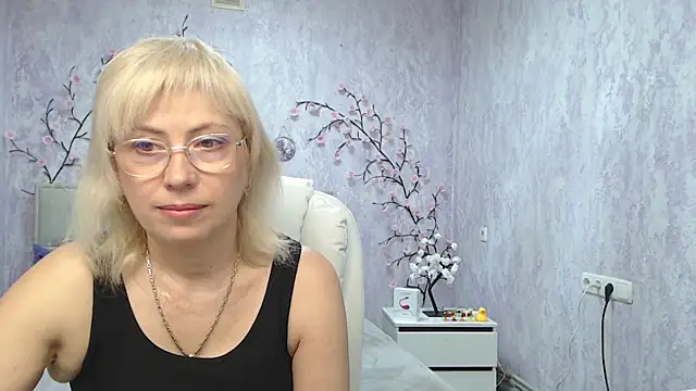 LaurenWishy online show from 05-18-26, 05:13