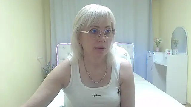 LaurenWishy online show from 05-23-26, 05:12