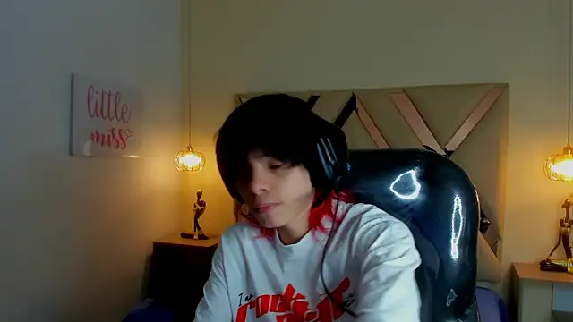 Snapshot of Sylasfrost chatting on 02-23-26, 11:51 Sylasfrost online show from 02-23-26, 11:51