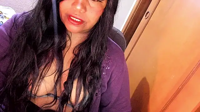 ebonycamelia online show from 05-26-26, 11:56
