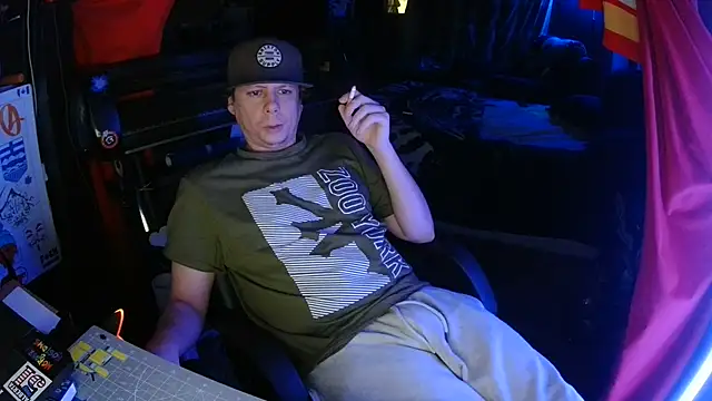 Bowerboi online show from 11-25-25, 01:38