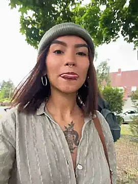 Zoe addiction online show from 05-22-26, 11:38