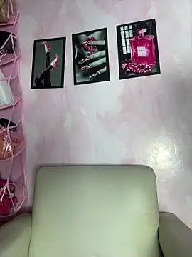 melyssaa23 online show from 04-07-26, 01:28