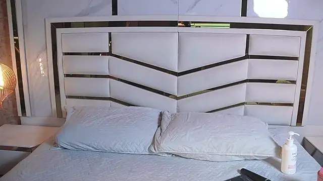 Snapshot of luciana_agudelo chatting on 03-15-26, 07:20 luciana agudelo online show from 03-15-26, 07:20