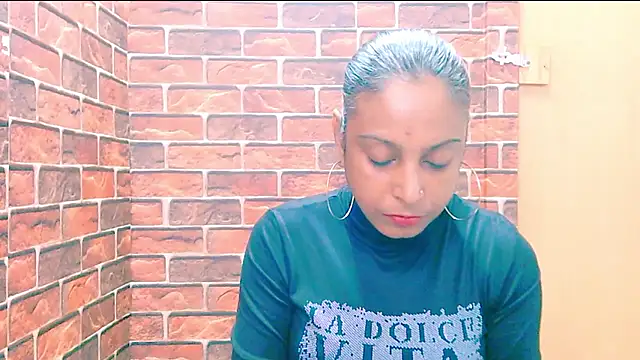 Snapshot of indian_spice_girl chatting on 04-24-26, 06:49 indian spice girl online show from 04-24-26, 06:49