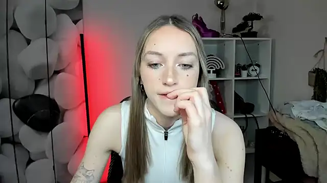 EvelynBlond online show from 01-16-26, 01:37