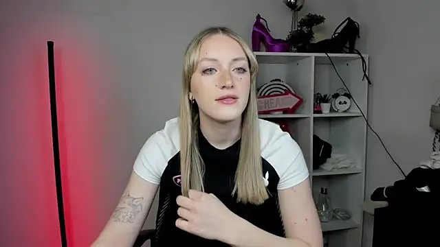 EvelynBlond online show from 03-26-26, 06:19