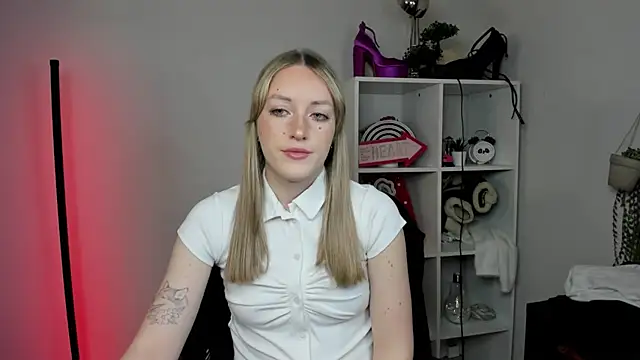 EvelynBlond online show from 03-27-26, 10:15