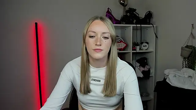 EvelynBlond online show from 04-10-26, 12:43