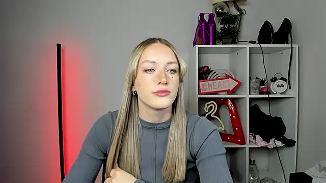 EvelynBlond online show from 05-11-26, 12:33