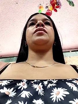 Layla-daring online show from 06-01-26, 05:47