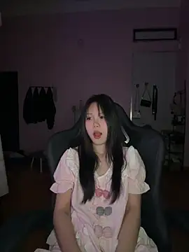 Kiee-lee online show from 05-18-26, 06:36