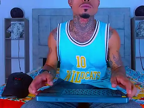 Hot Latino x online show from 02-20-26, 12:49