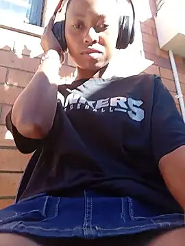 Sweethoneypot25 online show from 06-05-26, 12:33