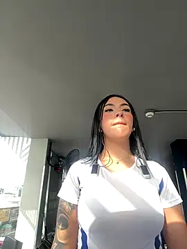 Elizabeth Martinez11 online show from 11-26-25, 08:54