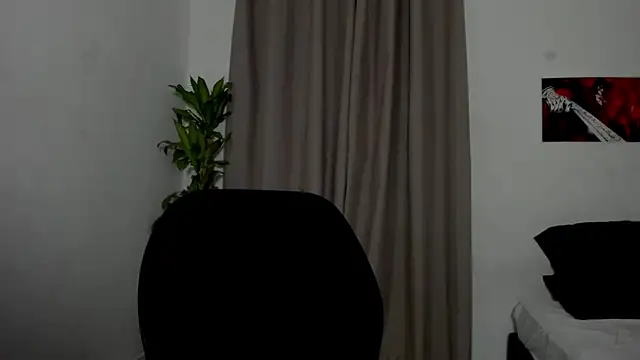 Snapshot of Catty_Noir chatting on 01-12-26, 11:32 Catty Noir online show from 01-12-26, 11:32