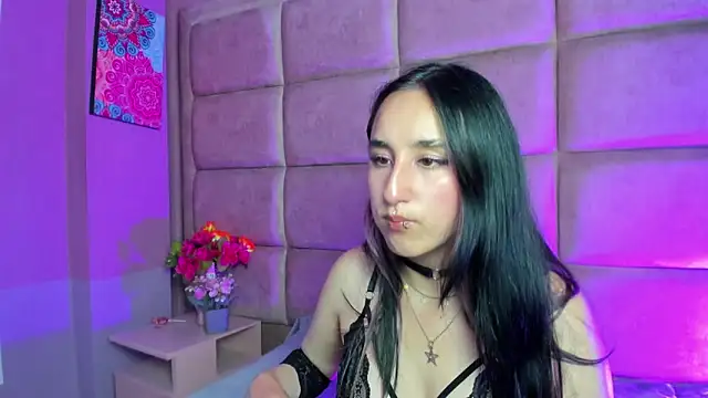 CharlotteStuart online show from 03-26-26, 03:56