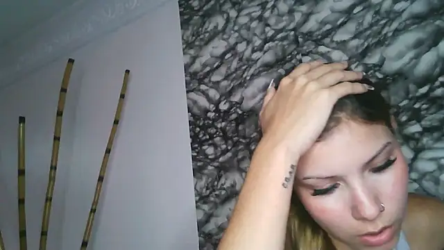 Snapshot of Sofiher05 chatting on 03-23-26, 11:36 Sofiher05 online show from 03-23-26, 11:36