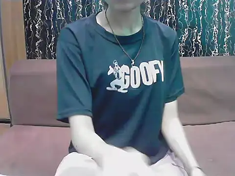 Snapshot of hello_baby01 chatting on 03-20-26, 04:01 hello baby01 online show from 03-20-26, 04:01